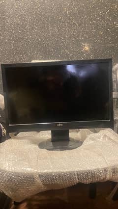 Fujitsu 19 inch LCD