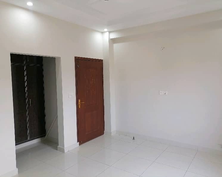 Spacious Flat Is Available For sale In Ideal Location Of Askari 11 - Sector B 6