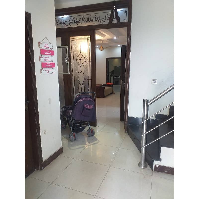 Lower Portion Available For Rent 2bedrooms TV Lounge Kitchen 3washroom 1