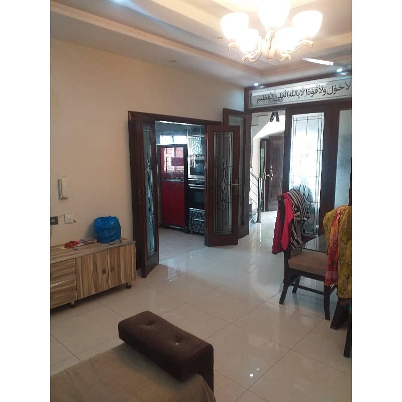 Lower Portion Available For Rent 2bedrooms TV Lounge Kitchen 3washroom 4