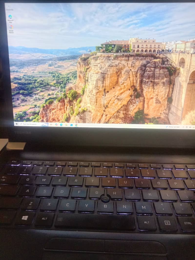 I5 7th gen 256 ssd . 8 gb Ram  (touch screen) Urgent Sale 6