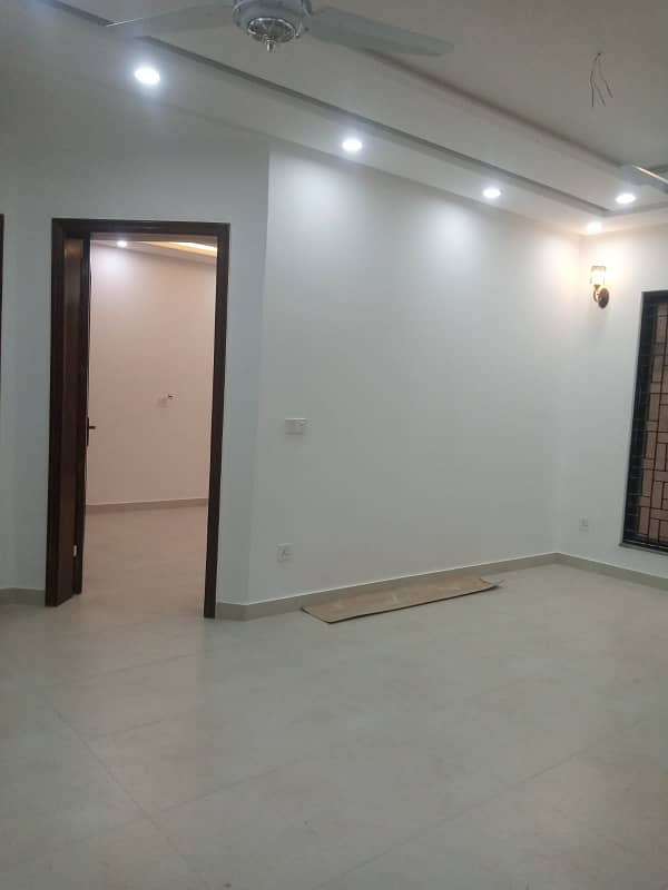 10 Marla House For Sale In Paragon City Lahore 18