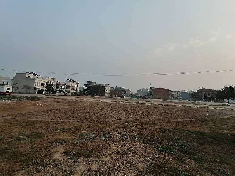 A Prime Location Residential Plot Of 5 Marla In Lahore 2