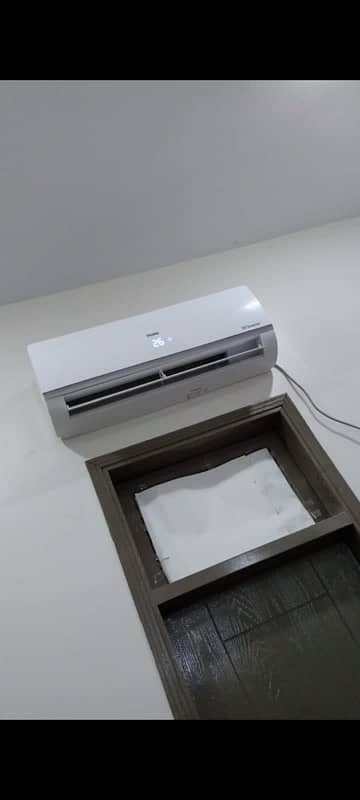 1 ton AC new condition 1