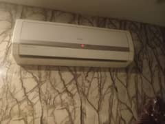 Gree 1 ton DC inverter heat and cool