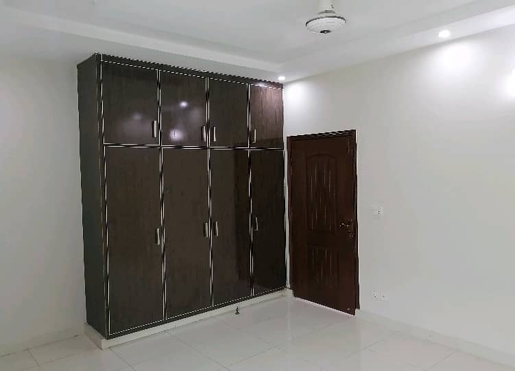 You Can Find A Gorgeous Flat For Rent In Askari 11 - Sector B 8