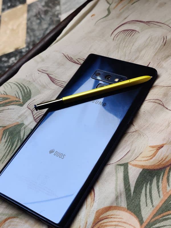 Samsung Galaxy note 9 10/10 condition 2