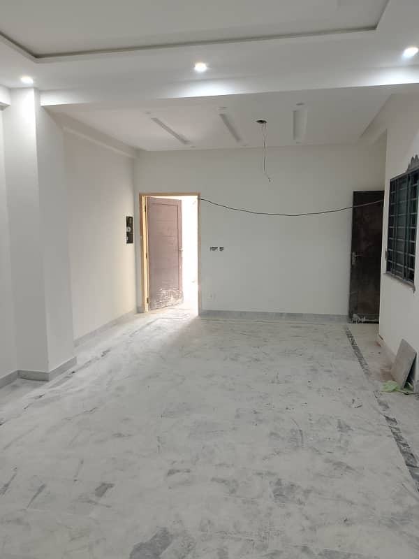 1100sqft office available for rent 2