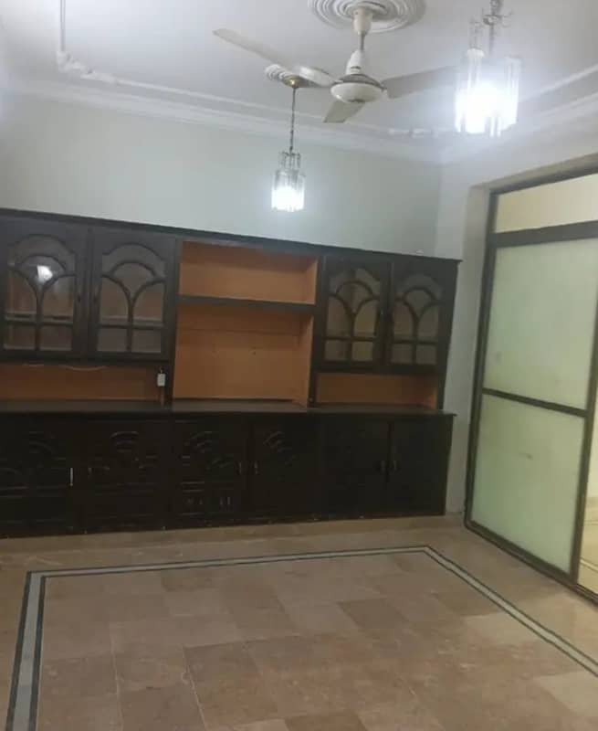 Beautiful ground floor available for rent in G 11 size 25+50 2