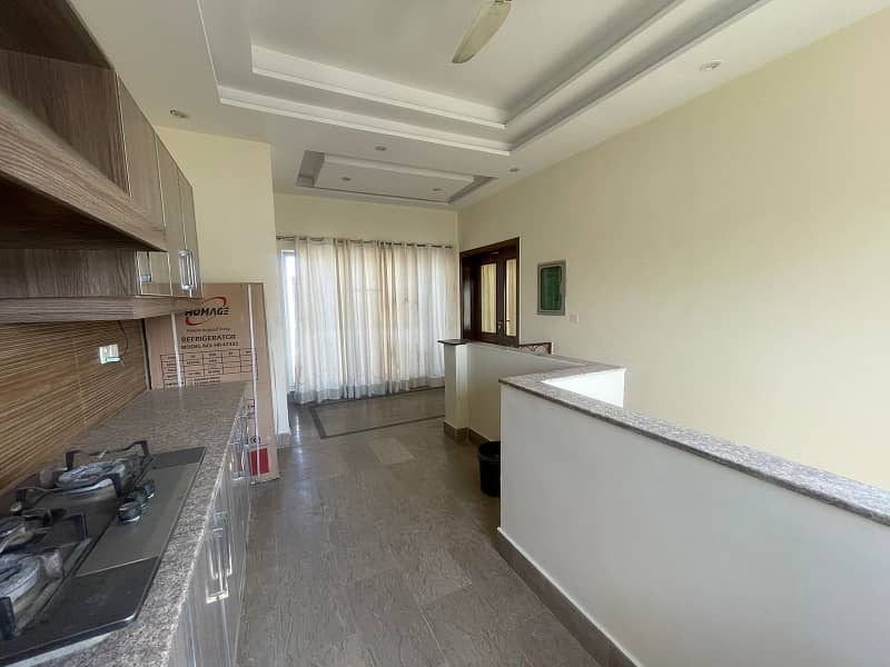 1 KANAL UPPER PORTION FOR RENT IN DHA PHASE 6 BLOCK-E 13