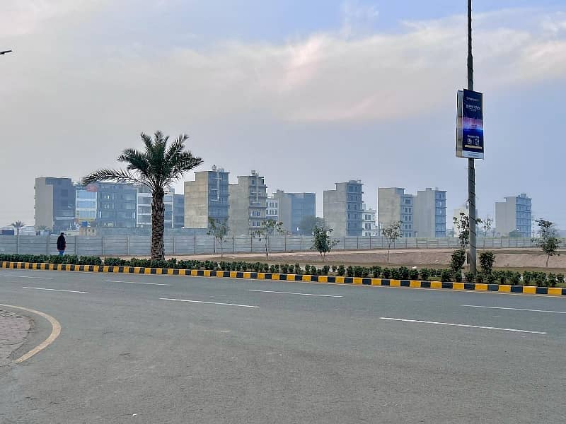 Ideal Prime Location 4 Marla Commercial Plot has landed on market in Park View City - Tulip Block, Lahore 1