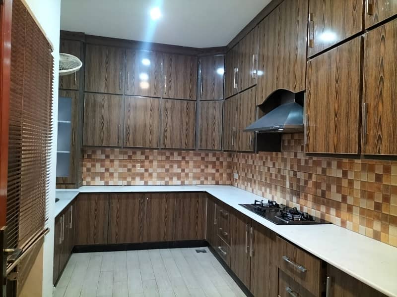 BEAUTIFUL UPPER PORTION AVAILABLE FOR RENT 5