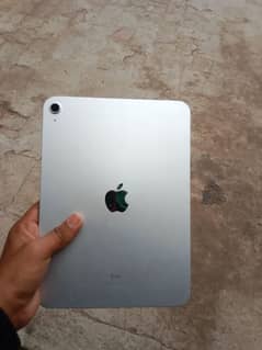 Ipad 10th generation 64 gb Wifi Silver colour, box and charger ,pubg