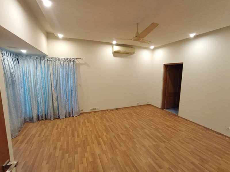 Semi Furnished 1 Kanal House 4 Bedrooms Excellent Condition House FOR RENT In Z Block Phase 3 DHA 9