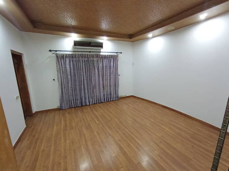 Semi Furnished 1 Kanal House 4 Bedrooms Excellent Condition House FOR RENT In Z Block Phase 3 DHA 30