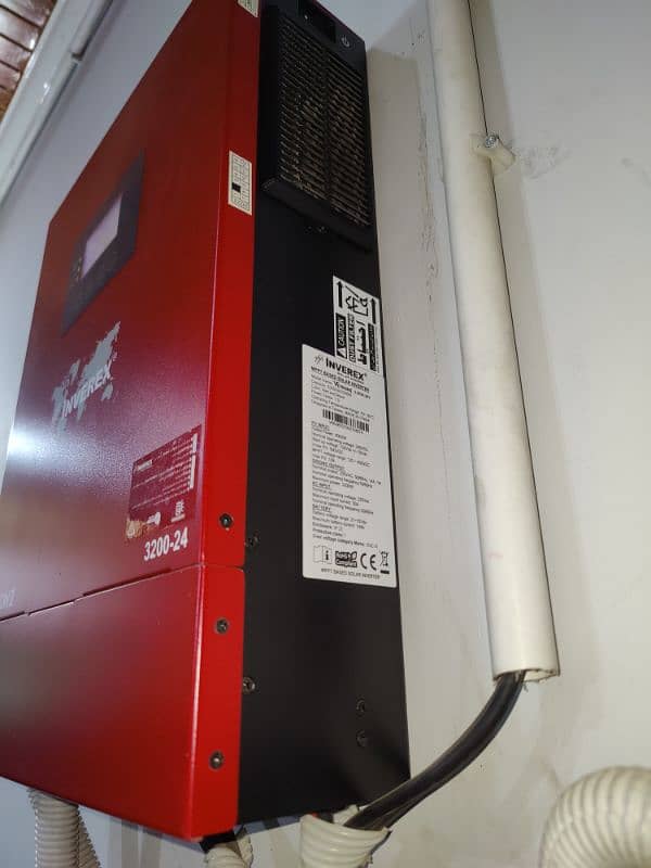 Inverex Veyron inverter 3200W-24V 3.2 kv 2