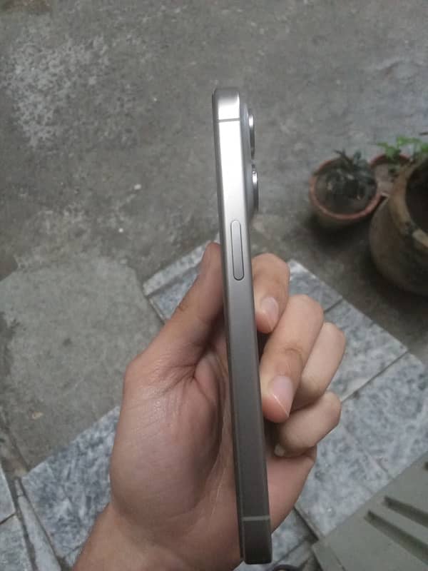 Iphone 15 Pro Natural Titanium FU 1