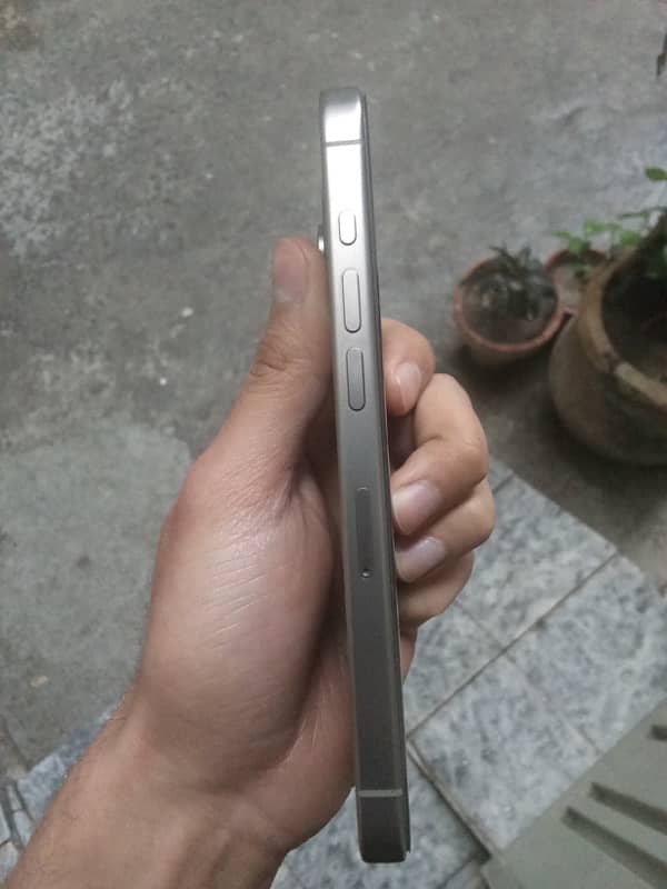 Iphone 15 Pro Natural Titanium FU 3