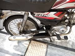 ST ki bike ha. new condition engine open nai h total ganian