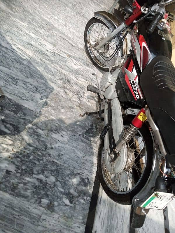 ST ki bike ha. new condition engine open nai h total ganian 13