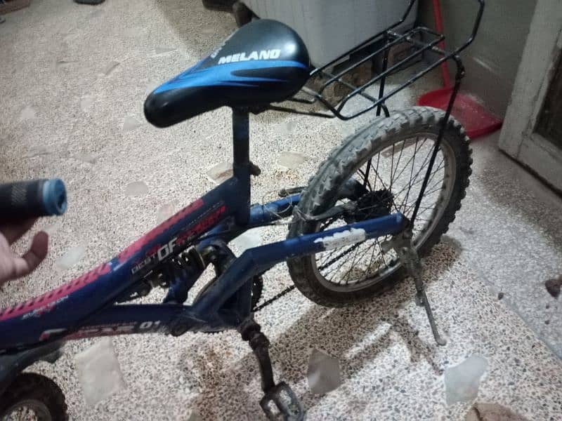 Mountain bicycle with 6 gears 1