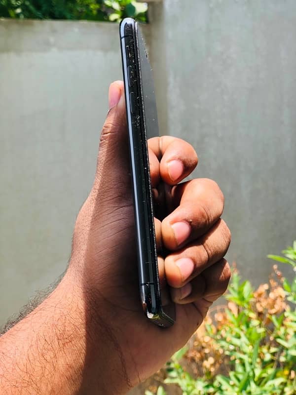 Iphone X 64GB (Urgent for sale) 4