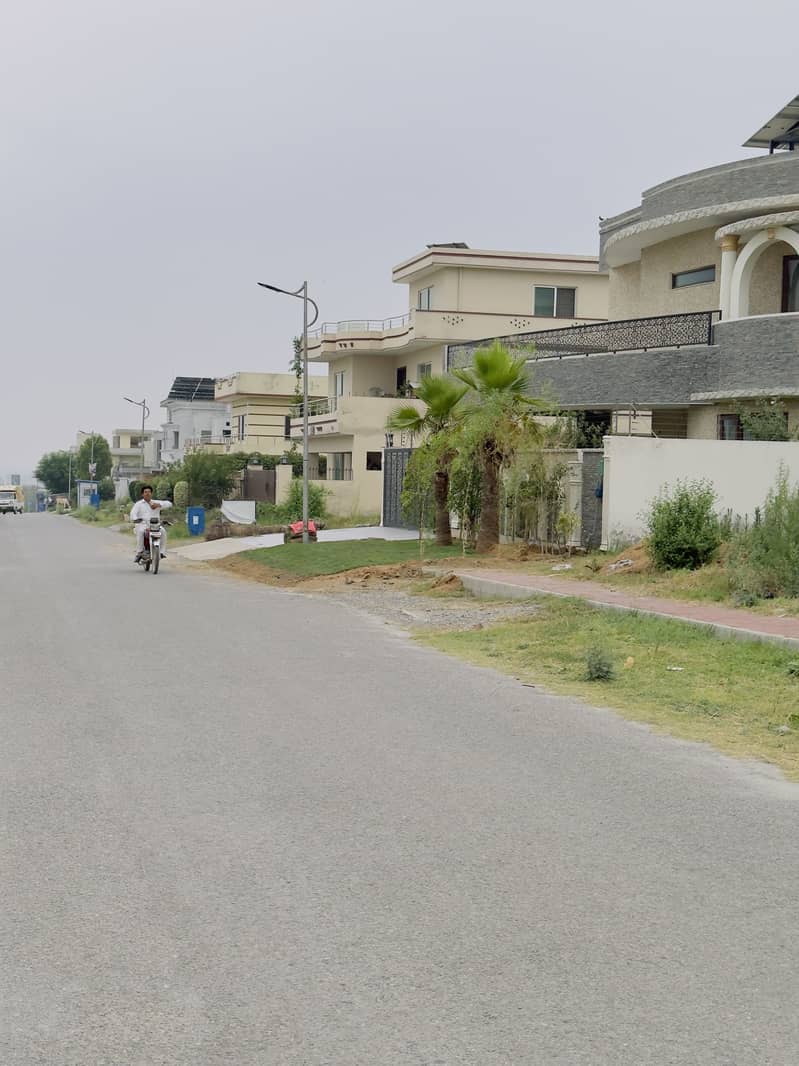 Street 4 Level Sun Face Plot For Sale On Investor Rate Vary Close To Kashmir Highway 4