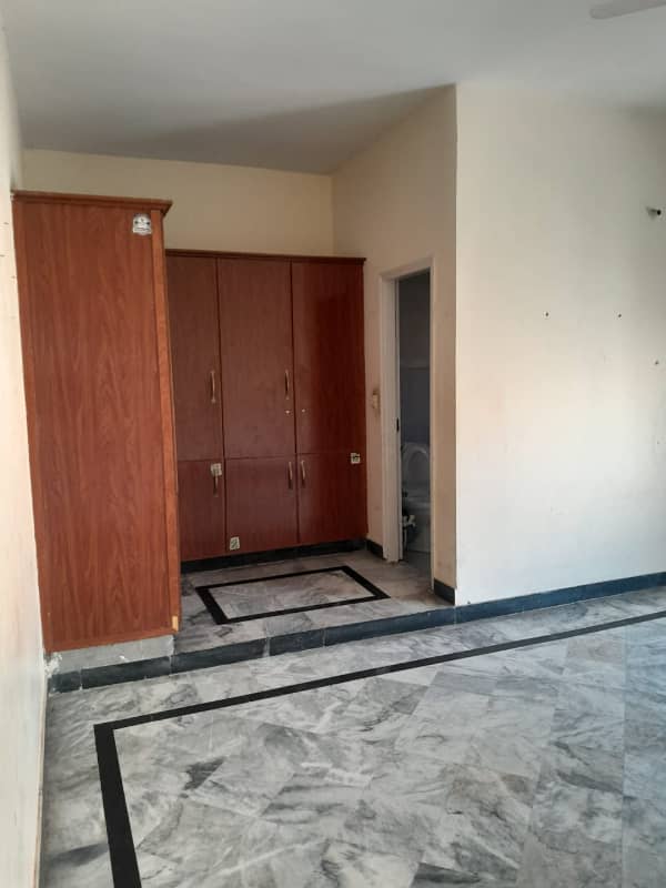 1 Kanal Upper portion lower lock for rent Valencia society block A 3