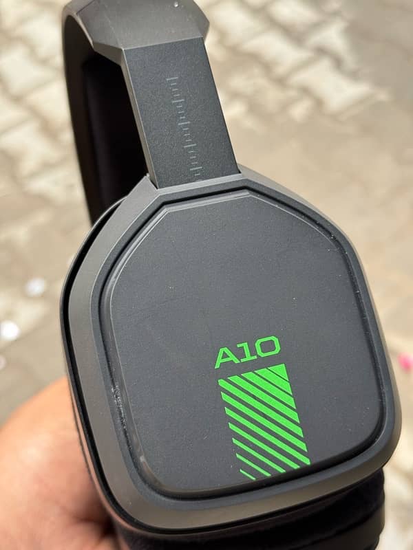 Astro A10 Gaming headset 4