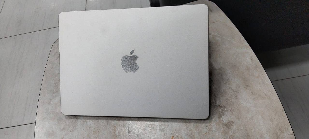 Macbook Air M2, 8/256, CC-7 4