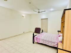 Kanal House With 6 Bedrooms For Sale In DHA Phase 4-FF-Lahore