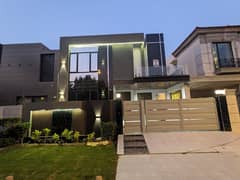 DHA Phase 5, 10 Marla, 05 Bed, Luxury House For Sale.