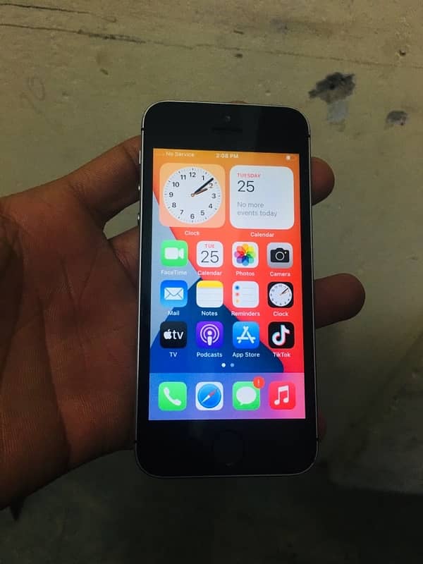 iphone 5 SE urgent sale 1