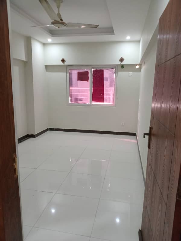 2 bedroom unfurnished apartment available for rent capital Residencia 1