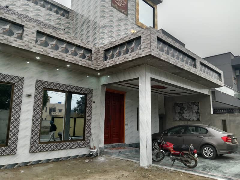 20 MARLA BRAND NEW UPPER PORTION AVAILABLE FOR RENT AT PRIME LOCATION IN KHAYABAN-E-AMIN D BLOCK 14