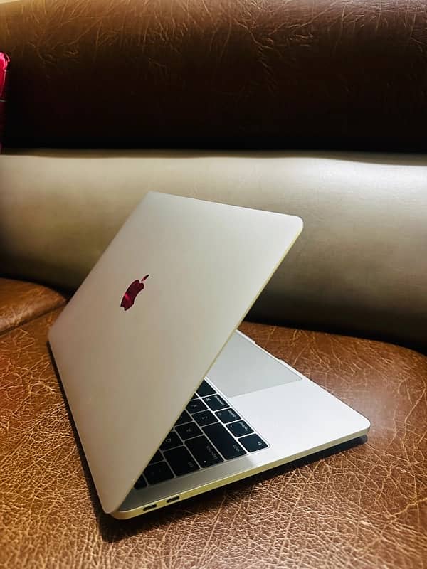 MacBook pro 2017 0