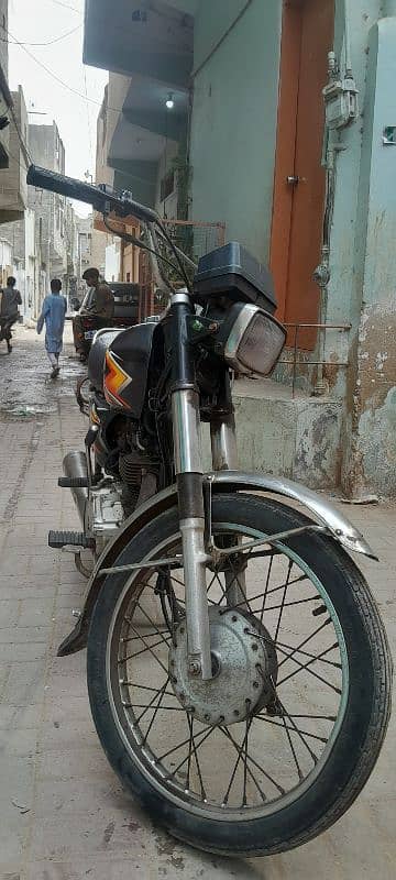 Honda CG 125 Model 2014 Golden Number With Karachi Registration. . . 6