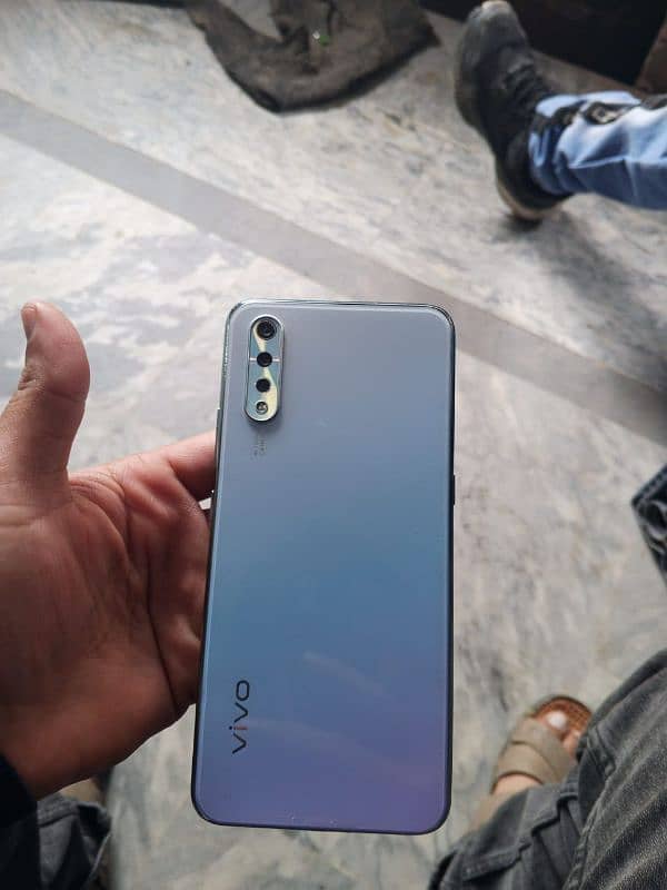 vivo s1 all ok hai koi masla nhi 10. by10. . with charger box 7