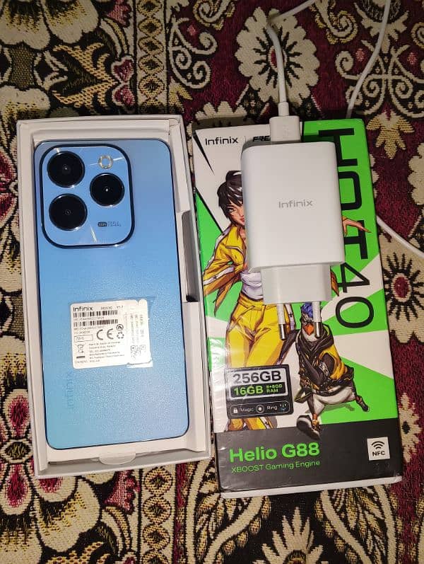 Infinix hot 40 8+8Gb / 256Gb complete box 10/10 1