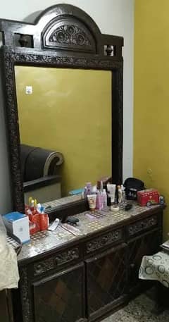 Mirror and dressing table