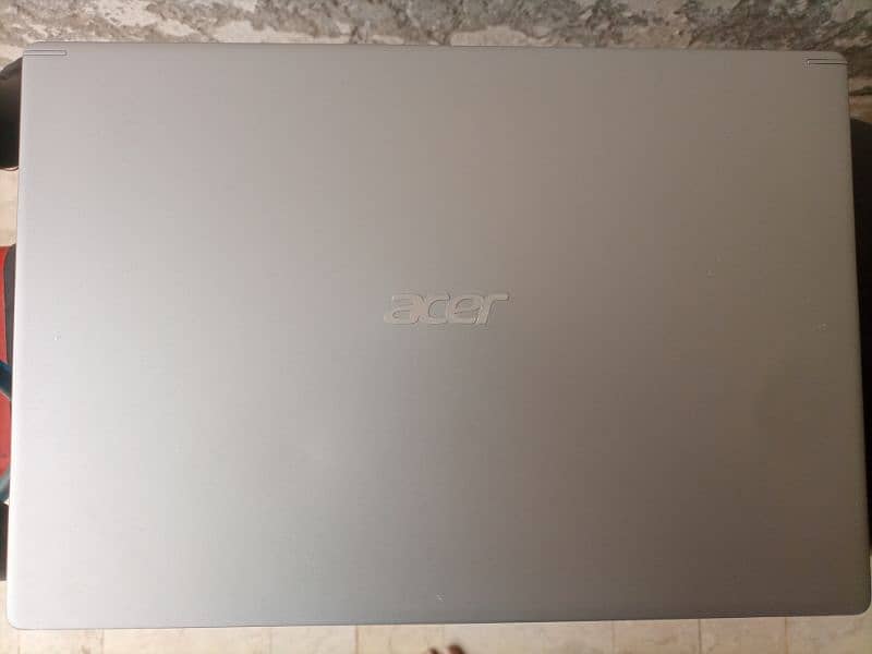 Acer i5 8th Gen, 8 Gb Ram, 256 Gb SSD 4 Gb shared Graphics 5