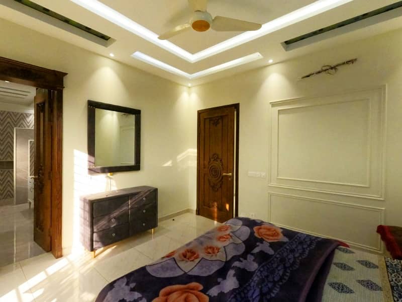 Luxurious Brand New 1 Kanal House For Sale Premium Location 28