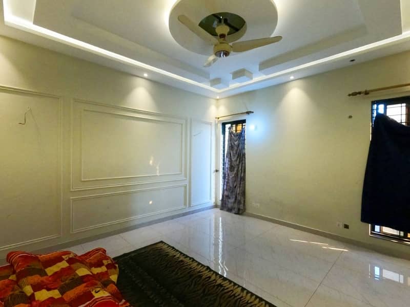 Luxurious Brand New 1 Kanal House For Sale Premium Location 31