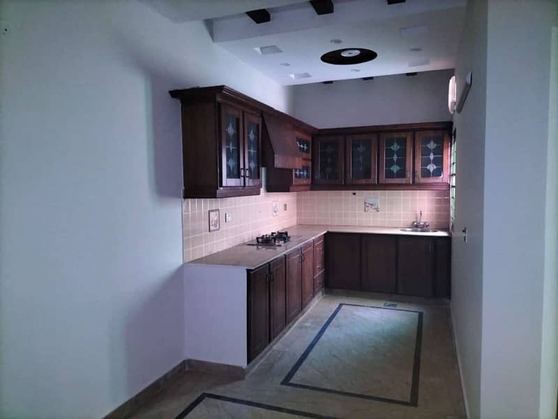 5 Marla lower Porshan for Rent in johar Town ph 2 2