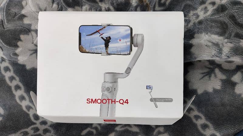 Zhiyun Smooth Q4 Gimbal Just Box open 0