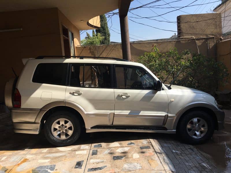 Mitsubishi Pajero GLS FULL OPTION 2005 EXCHANGE POSSIBLE 2