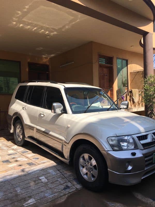 Mitsubishi Pajero GLS FULL OPTION 2005 EXCHANGE POSSIBLE 4