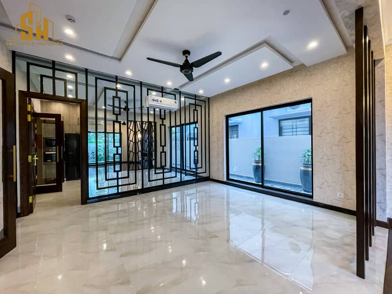 Beautiful Designed 1 Kanal Modern House For Sale In DHA Phase 7 11