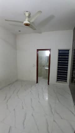 2 bed flat for rent for student or jobians