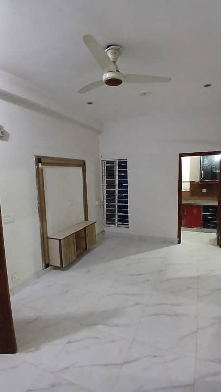 2 bed flat for rent for student or jobians 9